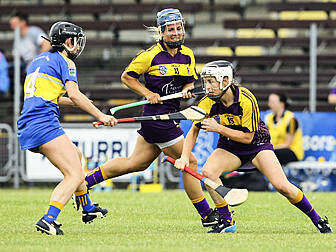 Wexford leave it late to set u...
